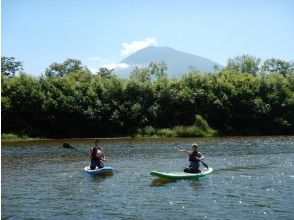 [Hokkaido / Niseko] Relaxing SUP experience in the clear stream Shiribetsu River!