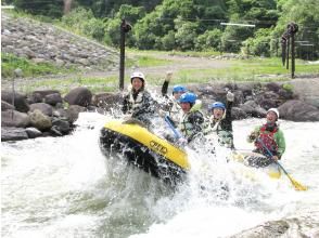 [Tohoku, Iwate Prefecture] Oshu City, Isawa River Rafting Standard Course ☆ Guidance by a qualified guide. Equipment rental included, free photo data!
