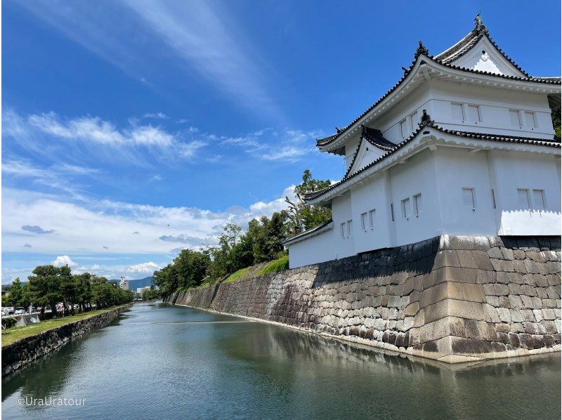 "Super Summer Sale Now" [Sengoku Guide will guide you! 】outer moat! Uchibori! Nijo Castle Tour Seen from Ishigaki ★ If you go around Nijo Castle, you will hit the history! ??の紹介画像