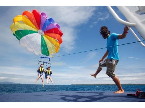 Now accepting reservations on the day! [Okinawa, Ishigaki Island] Parasailing 100m rope "Regular flight"の画像