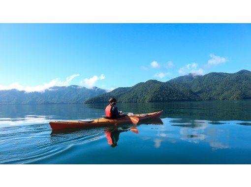 ≪Early morning 7:30≫ Canoe tour with a spectacular view at Lake Chuzenji in Nikko Small group, reserved, with photosの画像