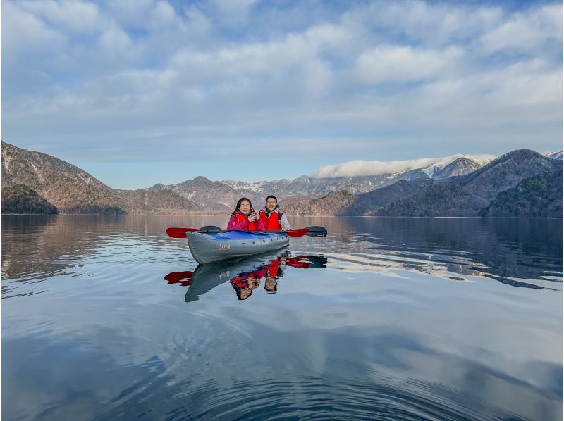 【北海道・SUP体験】透明度の高い支笏湖の湖面をクルージング！SUP体験（半日コース）の画像