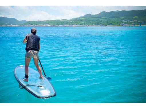 [Okinawa / Sesoko Island] Clear SUP experience ♪ Introduced on Mezamashi TV ♪ Enjoy a walk on the emerald green water that spreads out at your feet ♪の画像