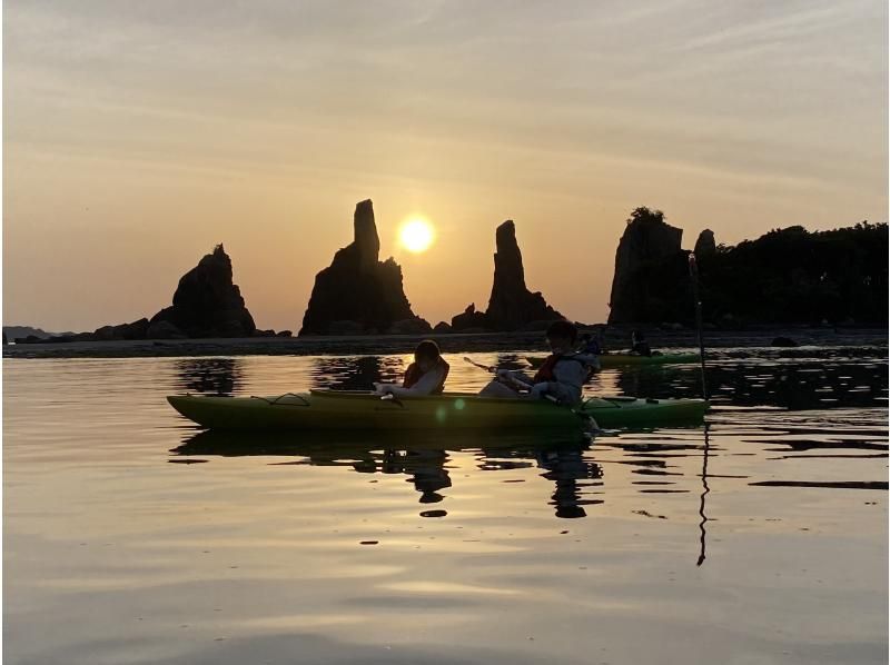 [和歌山 / Hashigui] Hashiguiiwa 周圍的日出皮划艇之旅！ Hashiguiiwa 清晨的岩石！の紹介画像