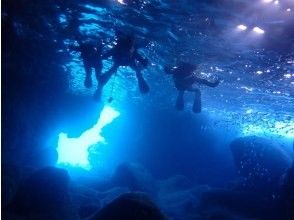 私人☆青之洞浮潛之旅☆包括防水相機租借[宮古島/一組預訂]