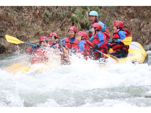 [Hokkaido / Niseko] Rafting! Spring only! Thrilling experience with torrent rafting ♪の画像