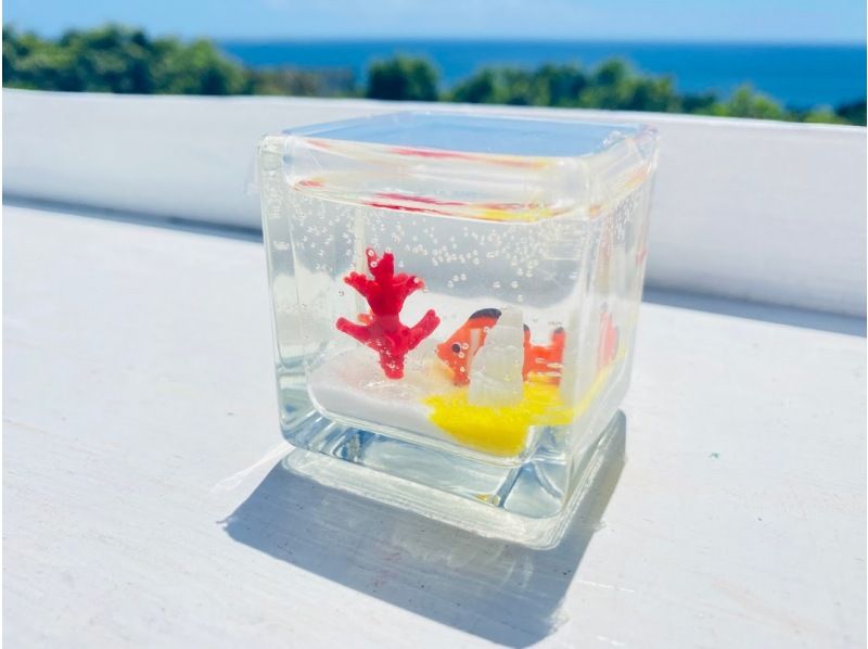 【沖縄・美ら海水族館近く】ジェルサンドアート作り体験　色砂やガラスのパーツでオリジナル作品を作ろう！カップル・ファミリーにもオススメプランの紹介画像
