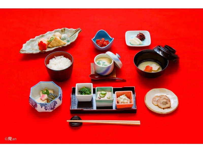 【京都の仕出し文化を体験】京都で味わう老舗仕出し割烹の会席盛り付け体験の紹介画像