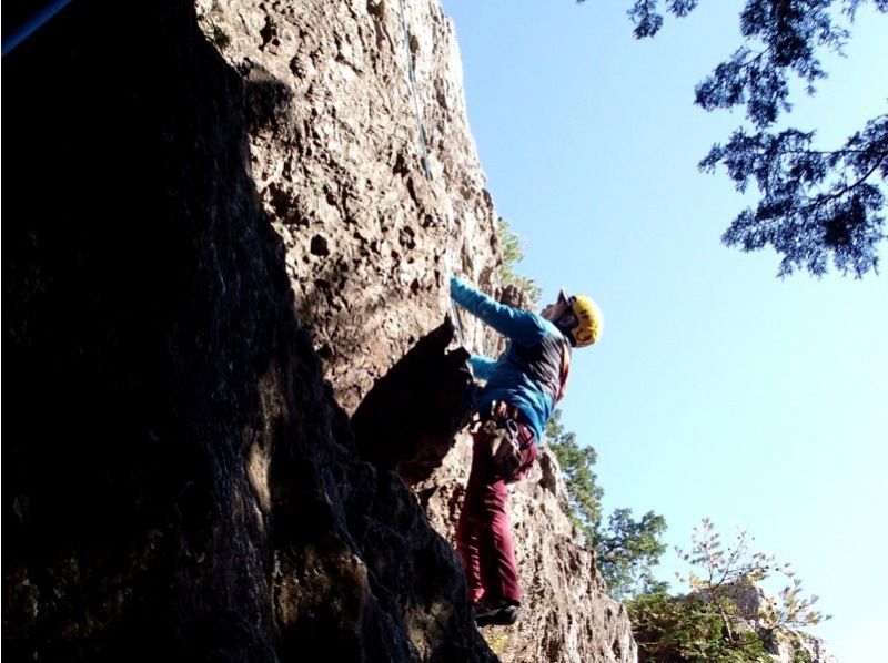 [Shiga] Beginner-friendly "Rock Climbing" with a spectacular view of Lake Biwa Hira Mountains Lion Rock (VER-1)の紹介画像