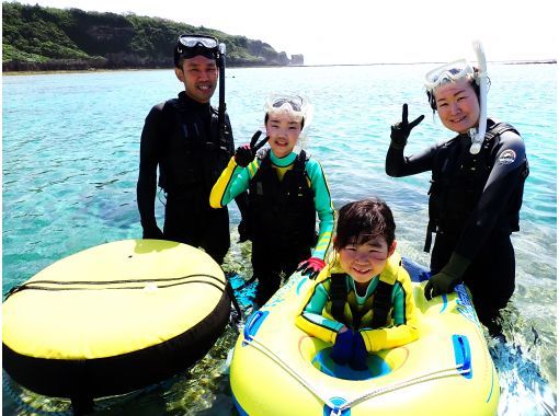 [For families only!] A floating snorkeling tour at the natural aquarium [John Man Beach] with sea turtles ☆Transportation included☆の画像
