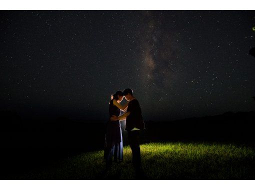 <Okinawa, Itoman> Starry sky photo and space walk in Itoman. Each participant will have their photo taken with the stars in the background. Families and couples are welcome.の画像