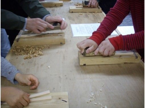【長野・安曇野】毎日使う箸を作る箸作り体験‐塗装付 で永く使える！木材と長さを選択・カンナで削る本格手作り！完成笑顔を写真に収めますの画像