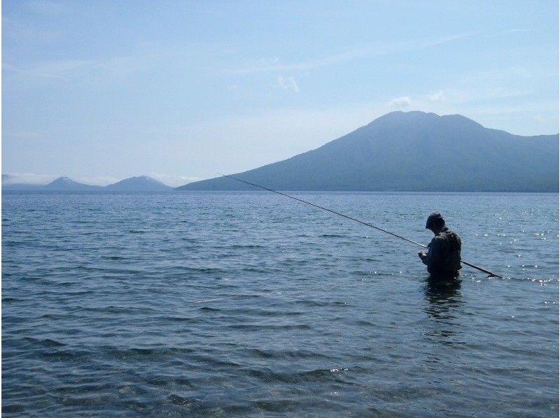 【北海道・千歳】支笏湖及びその周辺、手ぶらでトラウトフィッシング3時間体験！JR千歳駅、新千歳空港無料送迎付き！初心者・女性・お子様歓迎の紹介画像