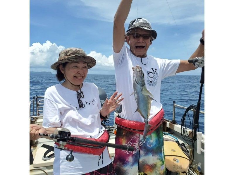 [Okinawa / Iriomote Island] Feel free to experience boat fishing in the waters near Iriomote Island ♪ Even children and beginners who have no fishing experience can easily participate ☆の紹介画像