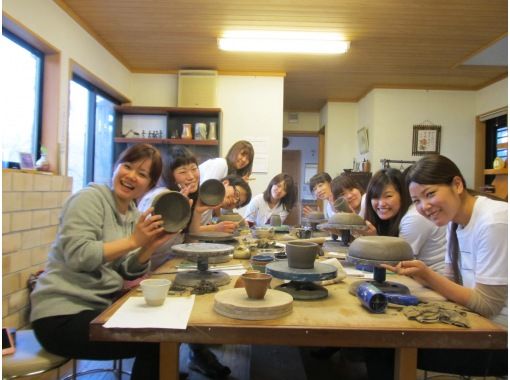 [Shizuoka / Atami] Hand-kneading / electric potter's wheel pottery experience A workshop in the mountains with abundant nature.の画像