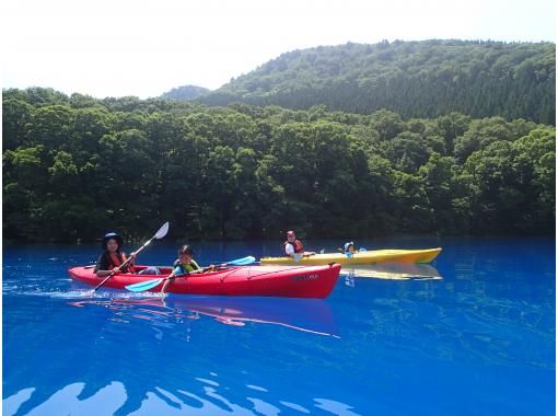 [Akita / Lake Tazawa] The deepest water in Japan! Lake Tazawa kayak tour with outstanding transparencyの画像