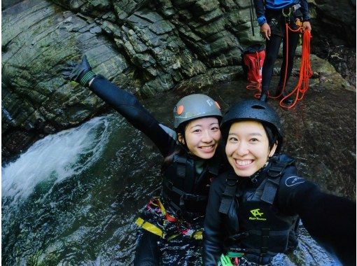 【名護】大自然で遊ぼう！シャワークライ&キャニオニングでスリルと感動を味わい尽くそう・ジンカコースの画像