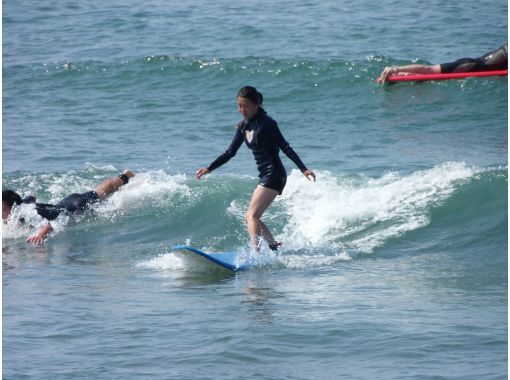 [Fukui / Mikuni] With BBQ! Surfing lesson at Umi no Ie "Hamachaya" (July / August only)の画像
