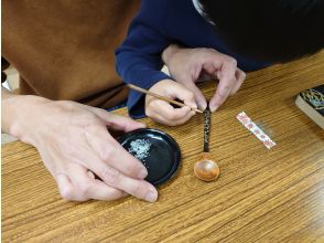 [Toyama / Uozu] Traditional crafts that can be done even from clumsiness Lacquering experience Smaki-e Bamboo spoon painting experienceの画像