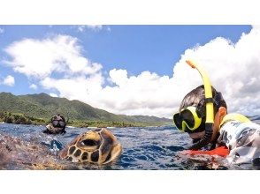 [Last year, the rate of encounters with sea turtles was 100%] Blue cave exploration and sea turtle snorkeling [No need to be able to swim! We provide support for children and the elderly!] Free photo data!