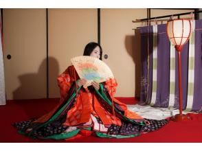 [Kyoto/ Nakagyo Ward] Experience the traditional twelve-layered ceremonial kimono!