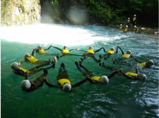 [Gunma, forty thousand] slider a waterfall of 8M over! Canyoning tour (half day plan)の画像