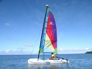 Okinawa small catamaran yacht dinghy experience fastの画像