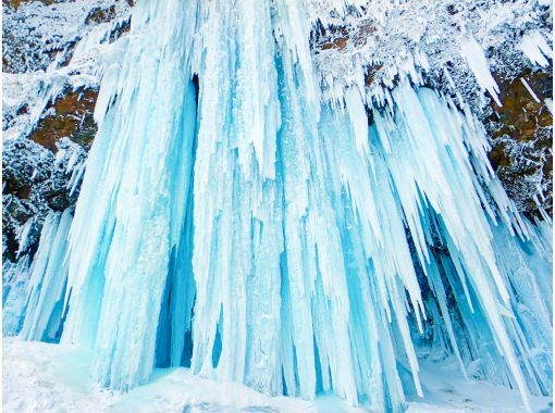 【山形　蔵王】仙人沢氷瀑と樹氷を巡るスノーシューツアー　無料送迎可　多くの人に山形の良さを知ってほしいから【安心価格】のガイド付きツアーの画像