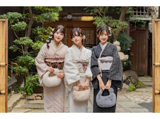 [Kurashiki] Retro Premium ★ Enjoy coordinating your outfit with an antique kimono ♪ Includes full kimono set, hair styling, and dressingの画像