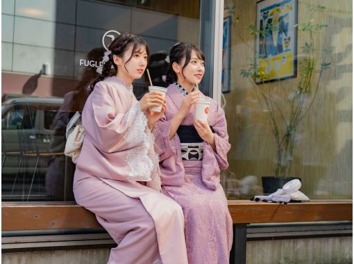 [Kyoto・Kyoto Station] Retro Premium ★ Enjoy coordinating your outfit with an antique kimono ♪ Hairstyling and dressing included!の画像