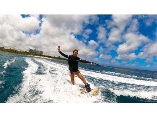 【今帰仁・古宇利島】初心者大歓迎♪ディスクボードとウェイクボードのどちらか1点と最新バナナボートなどがセットの特別プランの画像