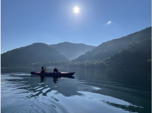 [Tochigi / Nikko] Enjoy the fantastic scenery unique to early morning! Lake Chuzenji early morning canoe tourの画像