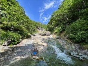 【北海道・知床】カムイワッカシャワークライミング付帯/ 世界自然遺産一日満喫ツアー【無料送迎付き】