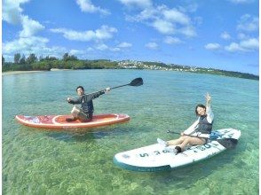 【沖繩、恩納村】讓天空與大海沐浴全身！熱帶 SUP 放鬆 | 當天預訂和突然參加可以 | 提供熱水淋浴、洗髮水和吹風機