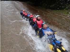 [Ehime Namerayuka valley] canyoning tour whole 1DAY course [40m natural rock slider! ]