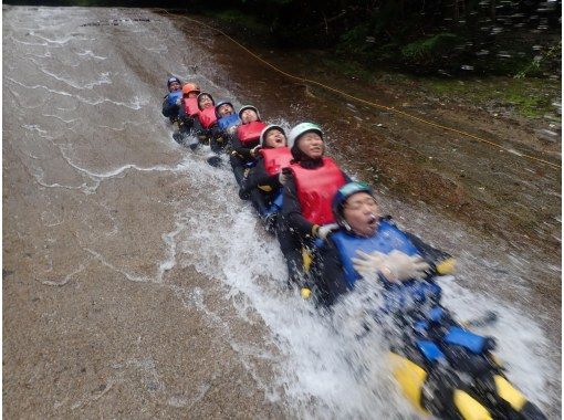 [Ehime Namerayuka valley] canyoning tour whole 1DAY course [40m natural rock slider! ]の画像