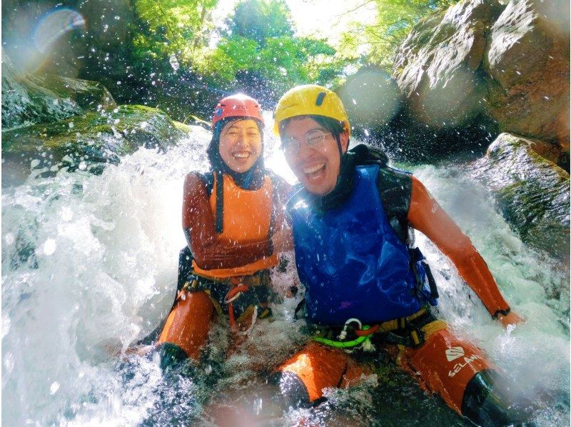 高知・仁淀川町】 「中津渓谷キャニオニングツアー」 ディープな仁淀