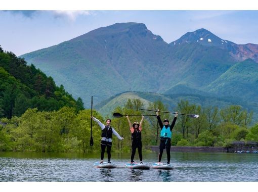 [Fukushima, Urabandai] Stunning SUP experience & guided tour! The only one on a remote lake, recommended for beginners and experienced riders!の画像