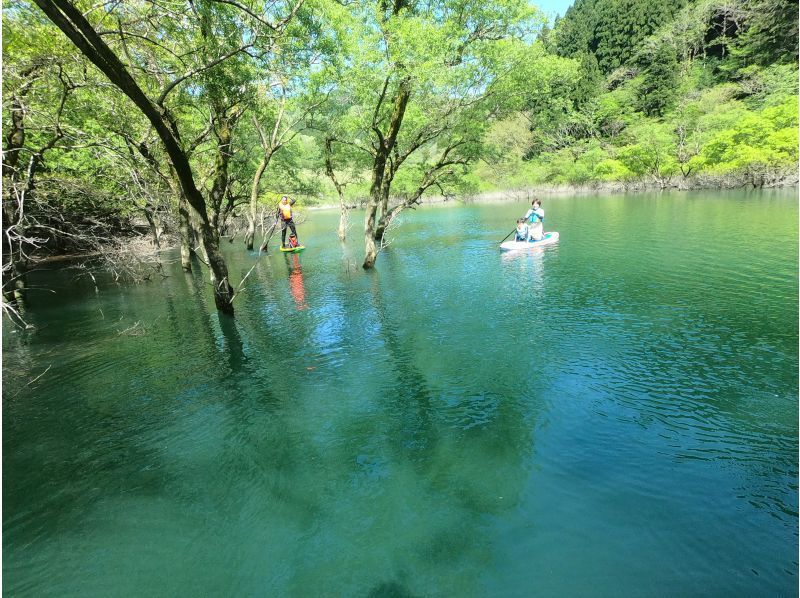 【南加賀　山中温泉】秋は紅葉！　乗り方いろいろ湖でまったりSUP ,パックラフト、カヤック！の紹介画像
