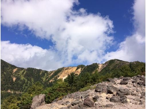 【長野県　高峰高原】　水の塔山～東篭の登山縦走トレッキングの画像
