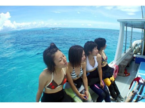 [Okinawa ・ Ishigaki】 It is okay for the first time! Feel free underwater Walk experience Divingの画像