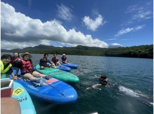Accompanied by a certified instructor [Fujikawaguchiko Town, Yamanashi Prefecture] Unexplored Saiko tour plan Cruising around the rustic Saiko. Even children with no SUP experience can feel at ease♪の画像