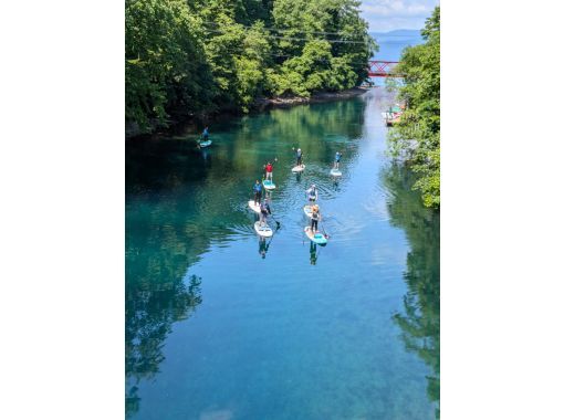 【北海道・千歳】クリアな水面を水上散歩〜水質日本一の支笏湖でプレミアムSUP体験ツアー！撮影写真プレゼント（約2時間）※団体も可能！の画像