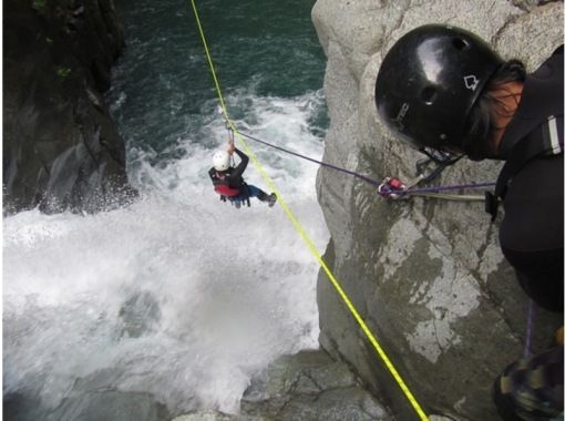 [Shiga] I am absolutely confident in the content of the tour! Shibukawa Nanataki Rope Canyoning 1-day courseの画像