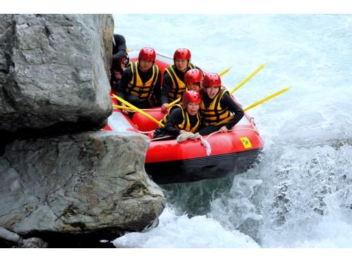 [Shikoku / Tokushima] Great deals for groups and groups! It will be cheaper as the number of boats increases. The best torrent rafting in Japan! Yoshino River 1-day tour ★ Free shooting data ★の画像