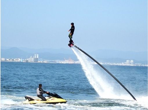 [Fukuoka Yukuhashi] Enjoy a walk in the air with a flyboard ♪ ♪ <For experienced people * 10 minutes>の画像