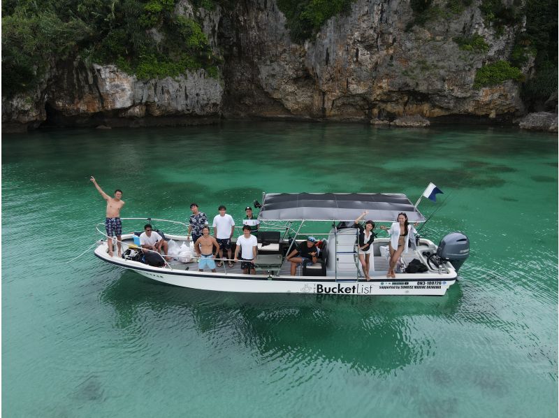 Superb view on board a chartered party boat BBQ & snorkeling tour [All day chartered 6-hour course]の紹介画像