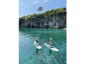 【東京・八丈島】八丈島の青い海で大人気のSUPヨガ