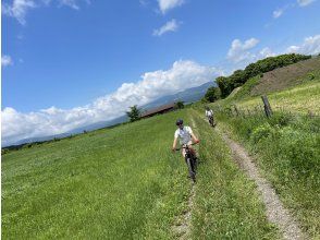 [Iwate] E-MTB Hachimantai highlight tour ride tour [with forest hideaway lunch]