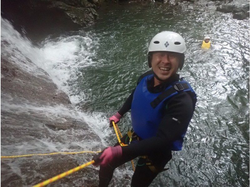 [Shizuoka/Izu/Kawazu] Let's go canyoning in Izu's natural mountain stream! "Canyoning 1 day course"  の紹介画像